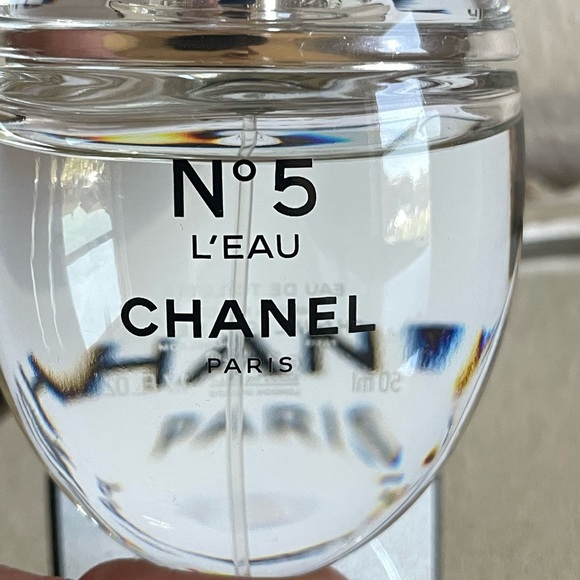 Authentic limited edition chanel no 5 l'eau - Picture 5 of 5